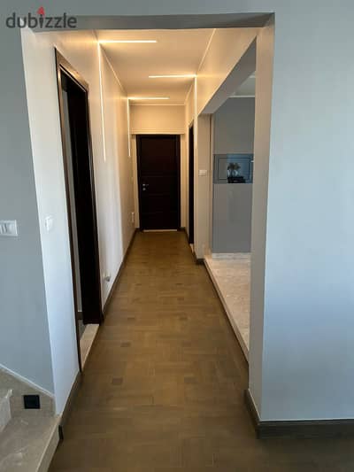 Penthouse 200 m + roof 75 m, super lux finishing for sale in Zayed Dunes Compound – Sheikh Zayed