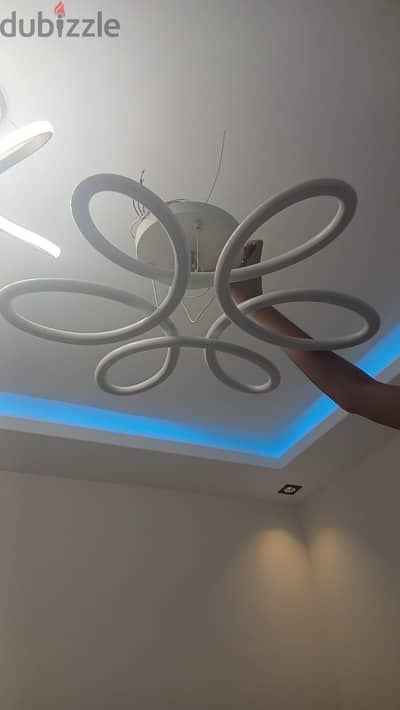 نجفه LED ٢ لون بحالة جيده جدا