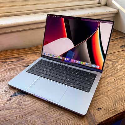 Apple MacBook Pro 16-inch M3 Max 2023 | 36GB RAM | 1TB SSD | black