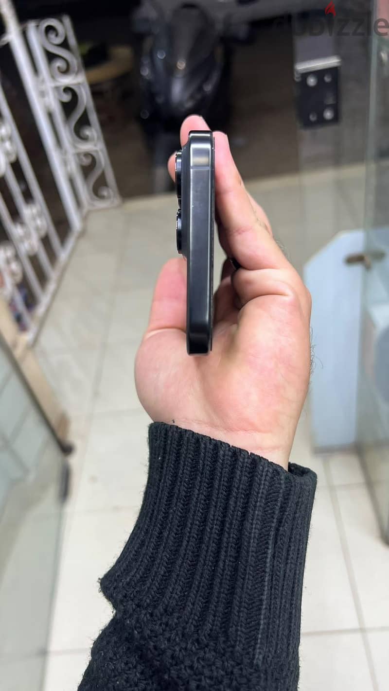 Apple - iPhone 16 Pro Max 1