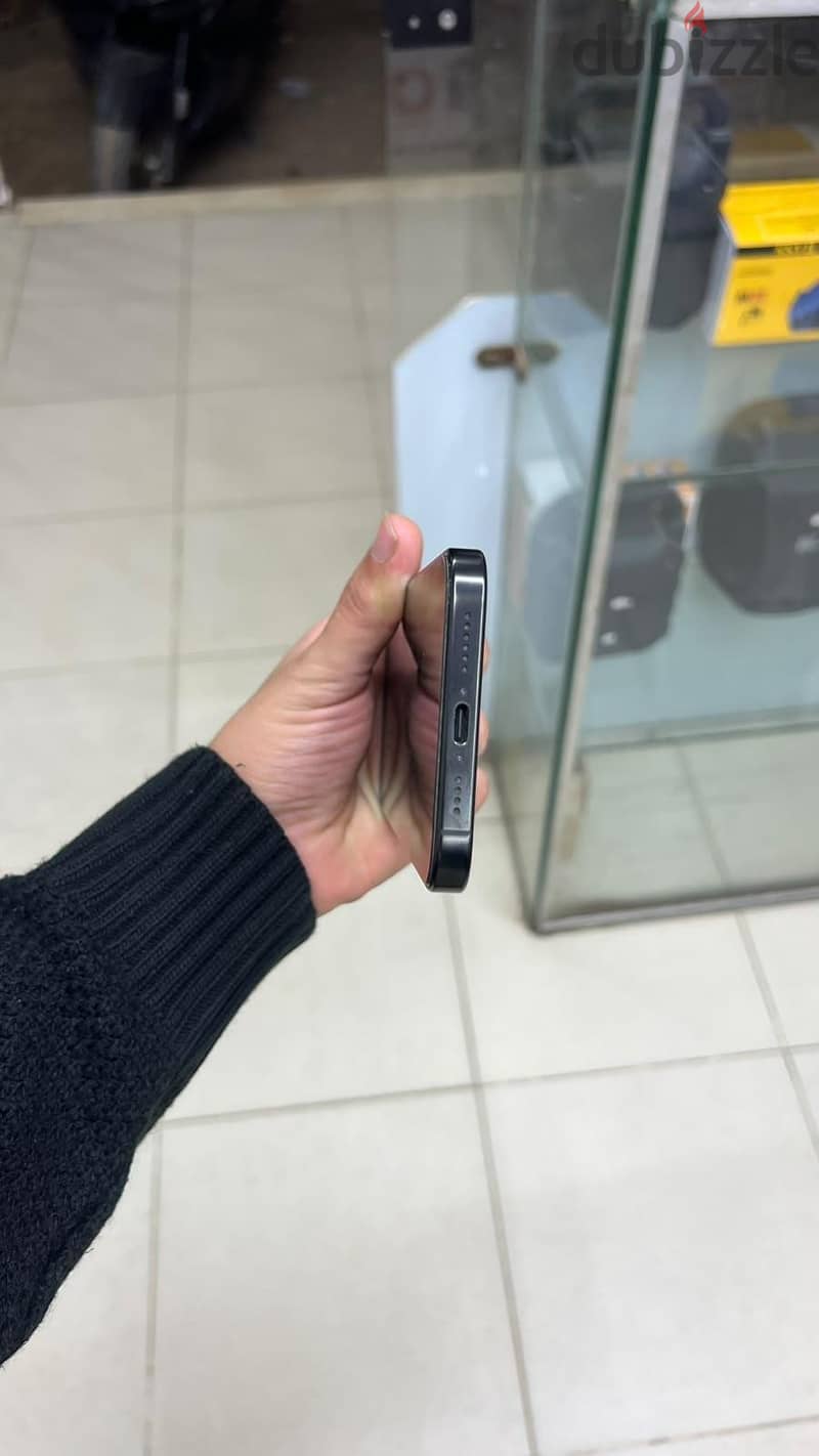 Apple - iPhone 16 Pro Max 3