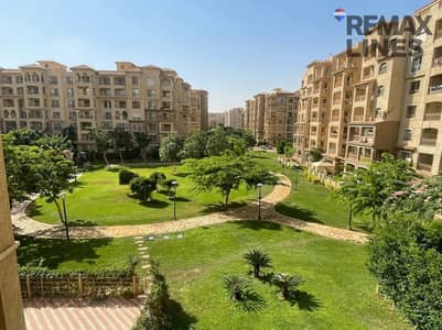 شقه للبيع كاش بسعر ممتاز 107م ٥يو وايد جاردن نادر دور متكرر