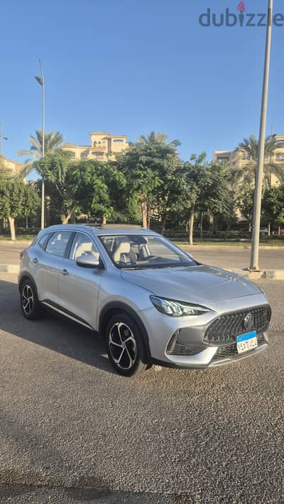 MG HS 2025