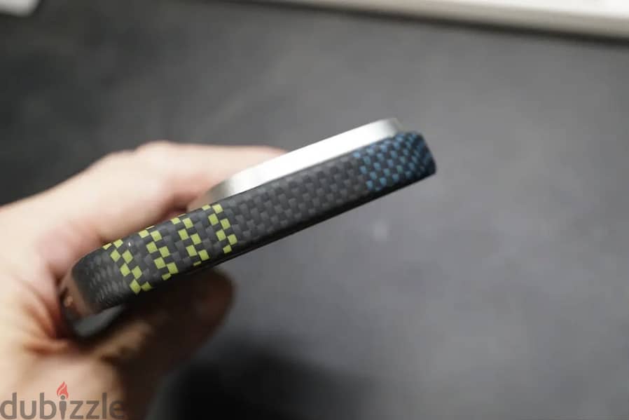 Pitaka iPhone 16 pro 2
