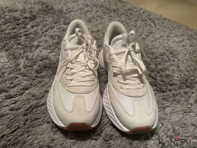 New Kizik men shoes size 42.5 price 3.5 k