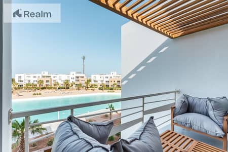 under market price 3bedrooms with adirect view lagoon