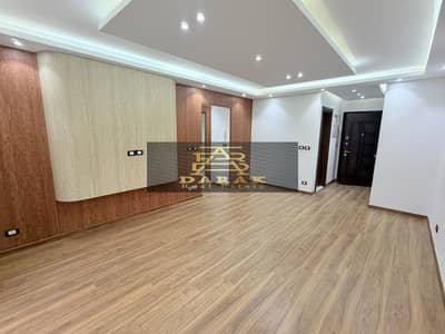 Explicit Marine + عرض الحديقة + Ultra Super Lux finishes