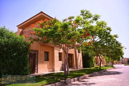 Standalone villa for sale 170sqm BUA, 467sqm land in Little Venice Golf Ain Sokhna. G+2, 3 beds + staff, fully furnished, RTM, 24.6M cash. Contact us.