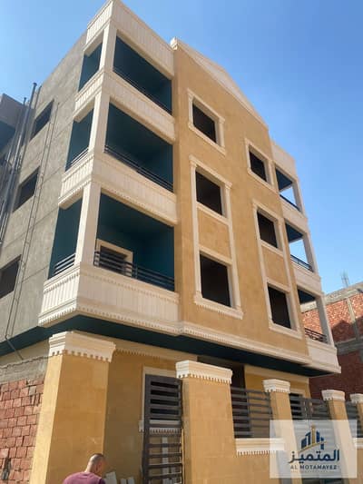 Obour City, Beit Al-Watan, 8th District. Prime location near all essential services and public transportation, ideal for living or investment, with im