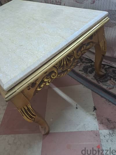 ترابيزة صالون مذهب