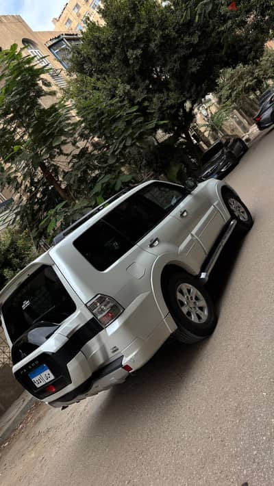 ميتسوبيشي باجيرو 2017
