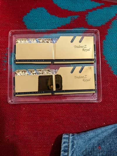 G. SKILL Trident Z Royal Gold 32GB