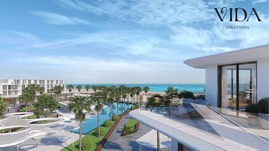 فرصة مميزة لامتلاك شاليه 152م بإطلالة على البحر داخل مشروع June من SODIC، بعلامة فندقية من Marriott.