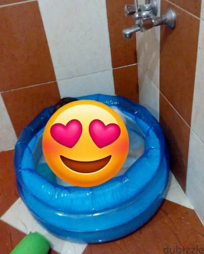 حوض استحمام / مسبح أطفال دائري منفاخ (يتكون من حلقات قابلة للنفخ).