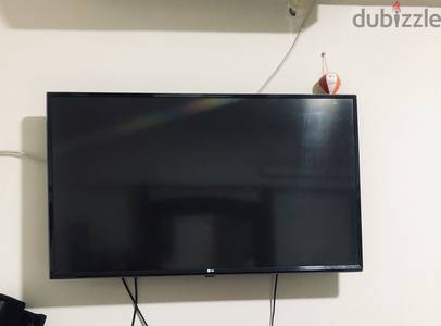 تلفزيون ال جي ٤٣ بوصه للبيع