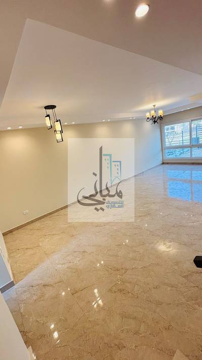 Townhouse for rent in Kayan Grand Heights compound, 6th of October City – 240 sqm, includes kitchen and air conditioning units.