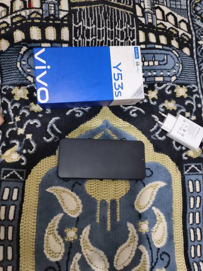 للبيع هاتف Vivo Y53s معاه راس الشاحن الاصلي استعمال شخصي