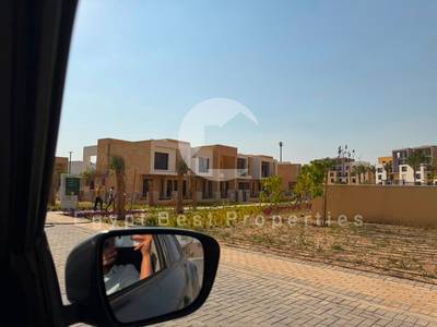 أقل سعر تاون فيلا ريسيل استلام فوري متشطب المرحلة1 تكملة اقساط للبيع في زيد إيست التجمع Resale Zed East