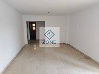 135 sqm apartment for rent in Madinaty, B2, 4th floor, with a garden view and a prime location.