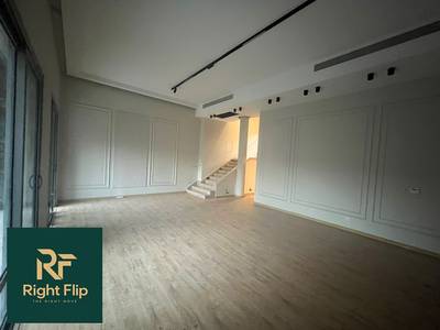 Finished townhouse for sale in a prime location at Allegria - Sodic - Sheikh Zayed