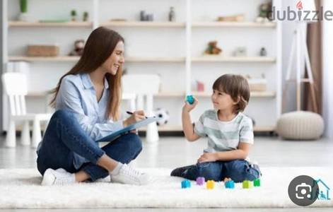 مطلوب جليسة لطفلة براتب شهرى