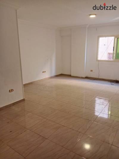 Apartment for sale at a bargain price on a main street in the heart of Sheikh Zayed for immediate residence or investment