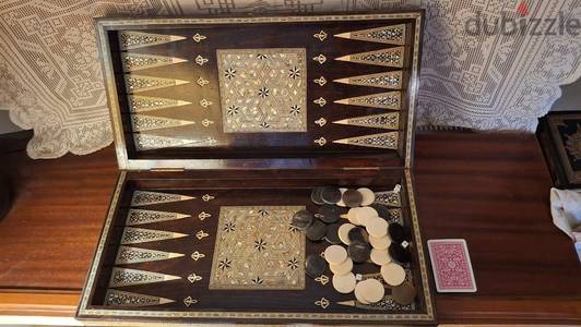 طاولة تطعيم صدف