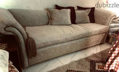 sofa like new
