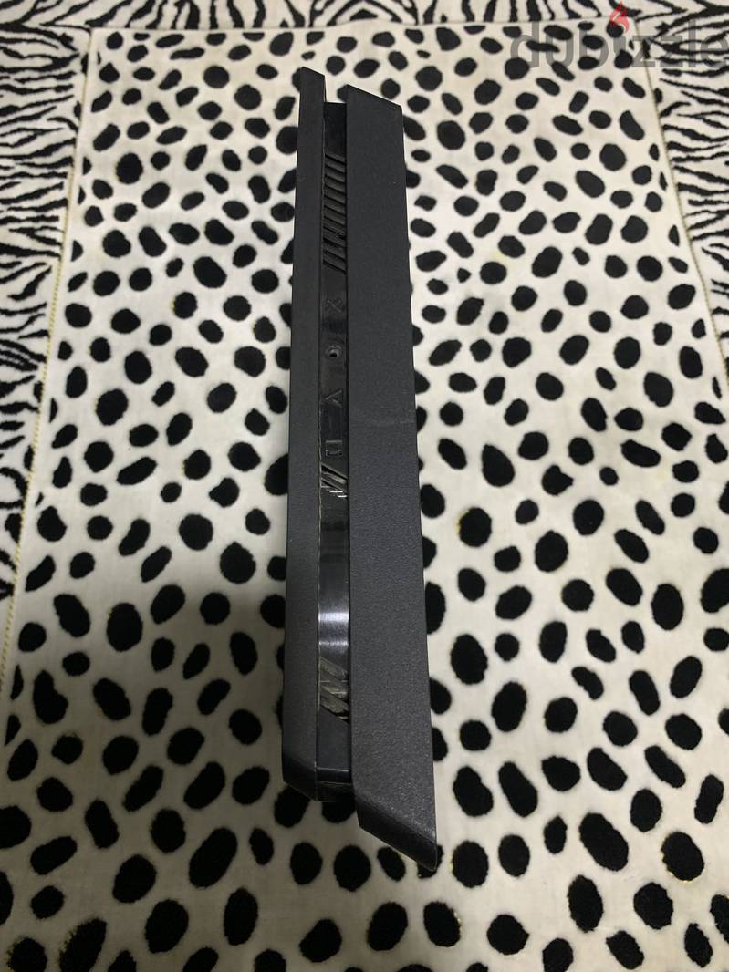 Ps4 slim 1