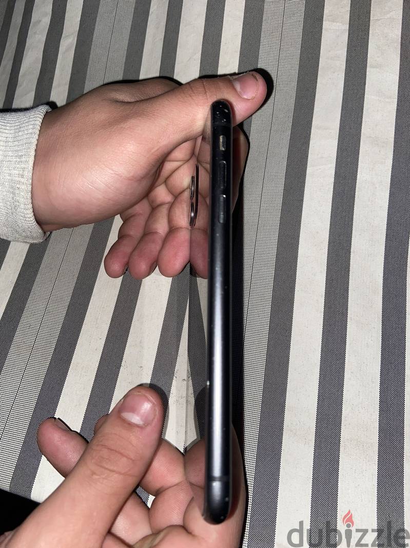 Apple - iPhone 11 4
