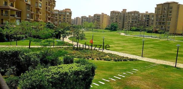 شقه للبيع كاش في مدينتي في B1  مساحه 250 م علي Double View على أوسع Wide Garden في المرحلة. خطوات من الـ Open Air Mall