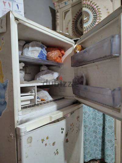 ثلاجه توشيبا ٣ باب و درج