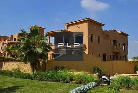 بسعر لقطه توين هاوس للبيع ريسيل في كمبوند لينا سبرينجز بموقع مميز بالتجمع الأول على شارع التسعين الشمالي، بجوار الجامعة الأمريكية.