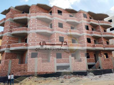 امتلك شقه في حدايق اكتوبر مساحه 175ناصيه صريحه بحري بالكامل