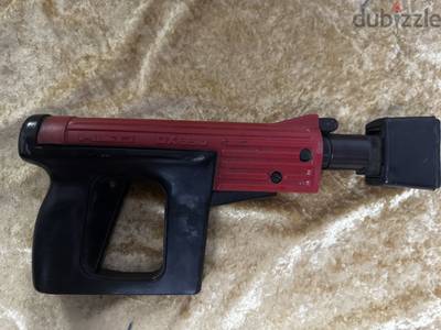 مسدس تثبيت أو "طلقة صواريخ" (Powder-actuated tool)
