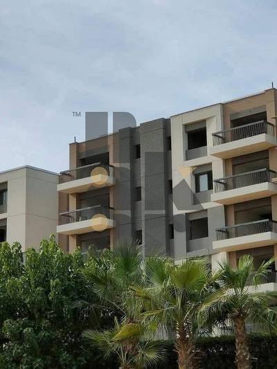 شقة غرفتين للبيع بسعر مميز لوكيشن مميز في swan lake residence