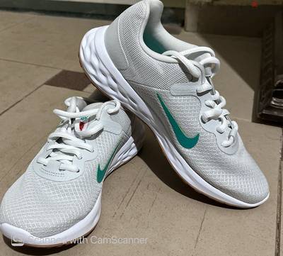 Nike sneakers (size 36,5 )