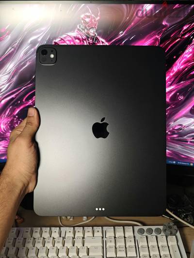 Ipad pro 13inch m5.256G. B100%. كسر زيرو.