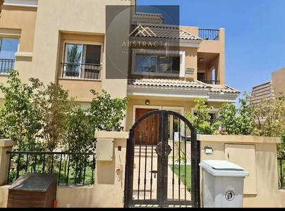 Townhome villa (with a 42% discount +installment completion) with a direct sea view of the Lagoon in Butterfly next to Madinaty and Sarai New Cairo