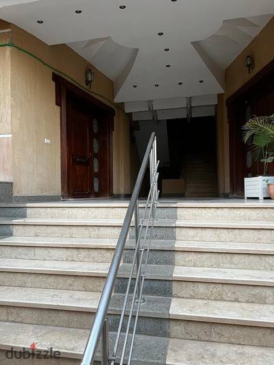موقع مميز جدا شقة للايجار مفروشة بقلب الشبخ زايد بالحى الخامس بجوار زد بارك