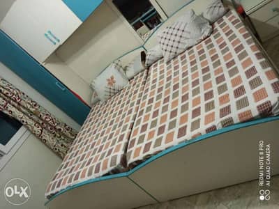غرفه نوم ومكتب