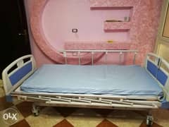 سرير طبي دنيماركي للايجار او للبيع بالريموت كهرباء ويدوي قوي للمريض 0