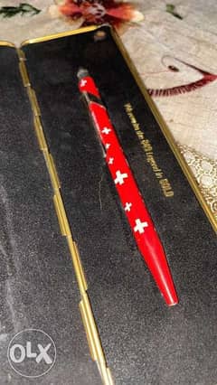 قلم حبر أنيق هيكل أحمر فاخر وعلبة أصلية فخمة 0