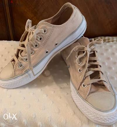 women converse sneakers