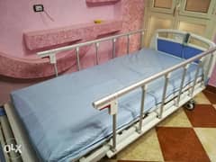 سرير مريض طبي للايجار الشهري لراحة لمريض بالريموت بالمنزل يدوي وكهرباء 0