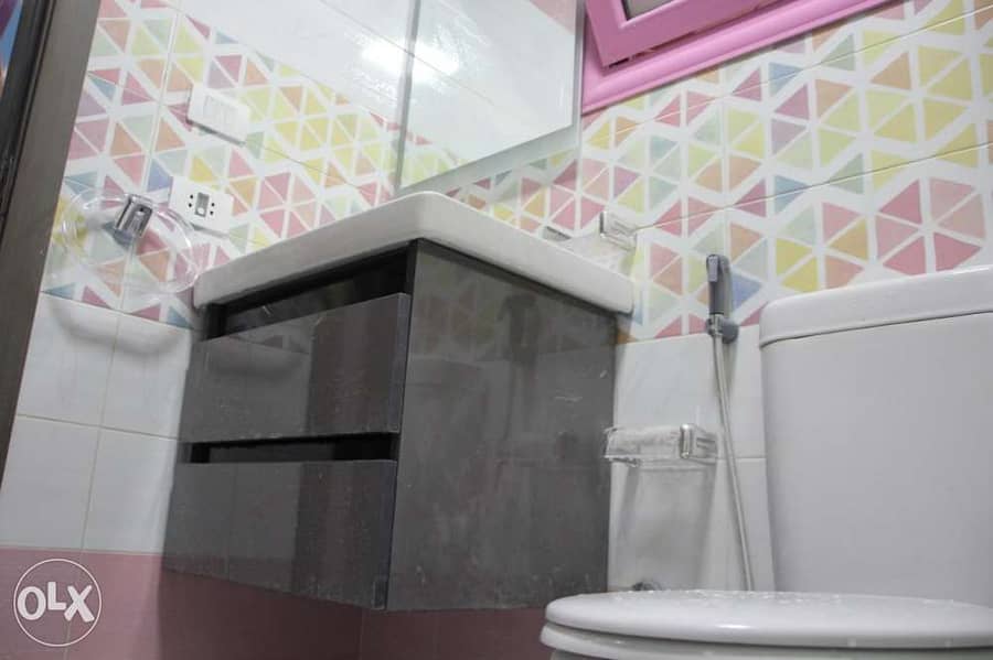 وحدات حمام HPL ضد الخدش و ضد المياه منتج للعمر بدون قلق 3
