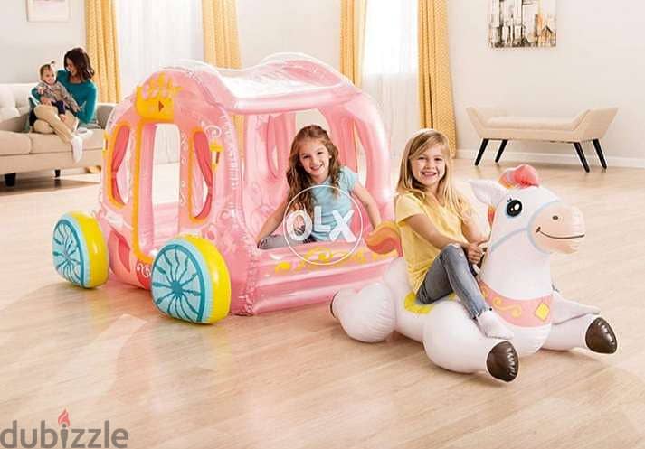 INTEX Princess carriage with horse pool float 6