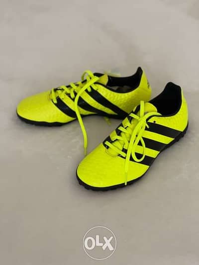 Adidas soccer shoes (original)