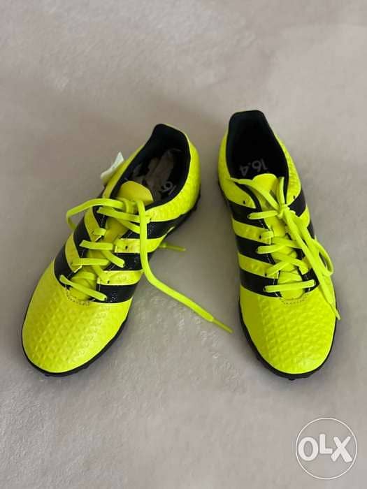 Adidas soccer shoes (original) 1