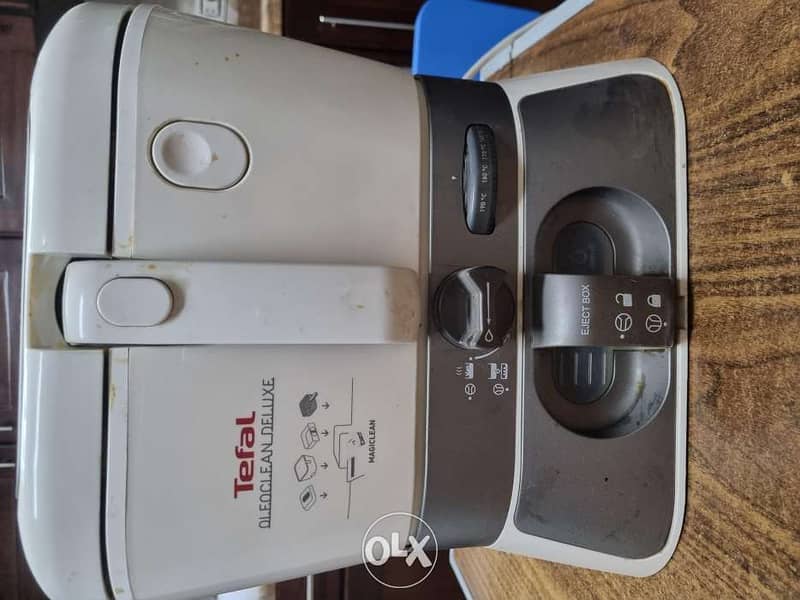 Used Tefal deep fryer with oil filter, takes up to 2 litres 1